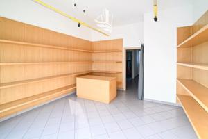 Accogliente locale commerciale in via Resia a Bolz