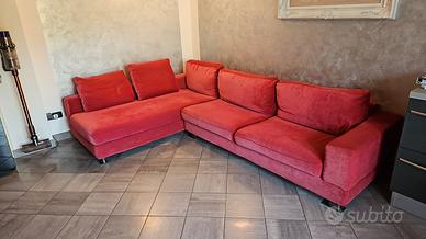 divano usato in buone condizioni 2,90m x 1,90m 