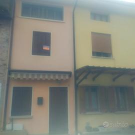 Casa accostata a Miane TV