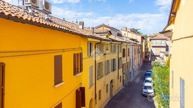 3 LOCALI A REGGIO NELL'EMILIA