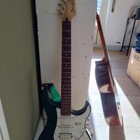 Chitarra elettrica Yamaha e amplificatore peavey