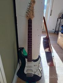 Chitarra elettrica Yamaha e amplificatore peavey