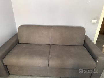 Divano letto matrimoniale