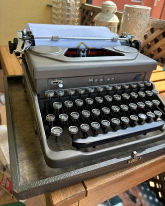 MACCHINA DA SCRIVERE EVEREST MOD. 90 - ANNI ’50