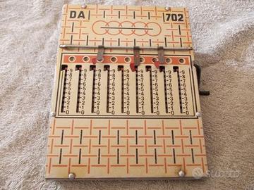 Calcolatrice DA 702 piccolo formato  fine anni 40