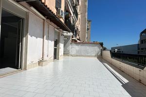3 LOCALI A GIUGLIANO IN CAMPANIA