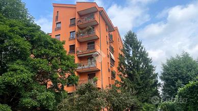 4 LOCALI A MONZA