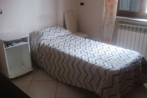 Stanza singola arredata a Marano