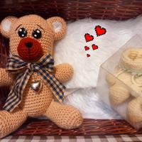 Orsetto amigrumi completo di scarpine in lana