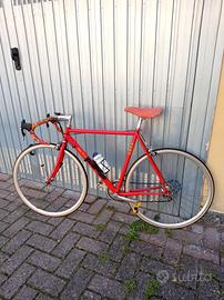 Bicicletta da corsa marca AURO