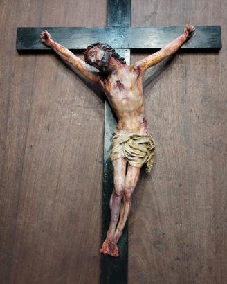 crocifisso antico in cartapesta 