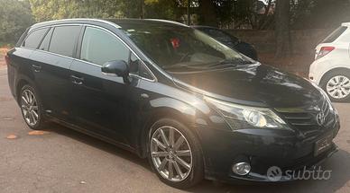Toyota Avensis 2.2 D-Cat aut. Wagon Style Safety