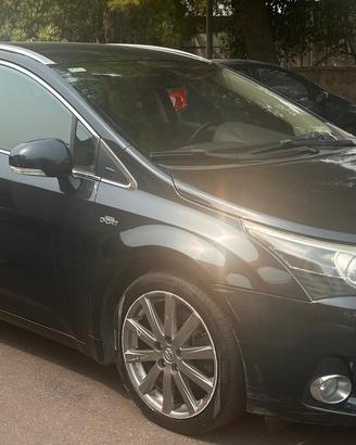 Toyota Avensis 2.2 D-Cat aut. Wagon Style Safety