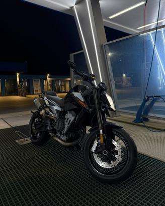 Ktm duke 790