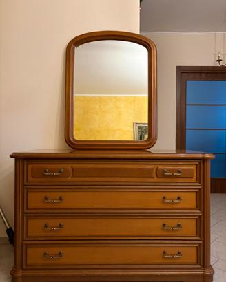 Cassettiera in legno massello con specchio