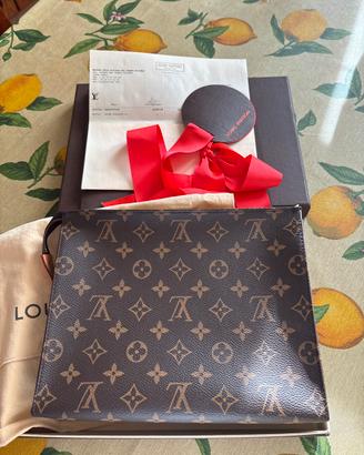 Pochette Louis vuitton toilette 26