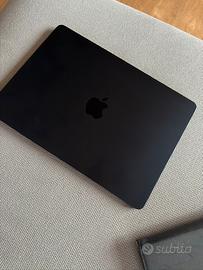 MacBook Air M2 13,6” – Mezzanotte – 8GB / 256GB