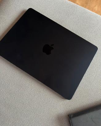MacBook Air M2 13,6” – Mezzanotte – 8GB / 256GB