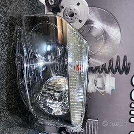 Faro anteriore Dacia Duster 2010/2013 parabola ner