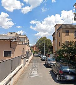 Saxa rubra bilocale con posto auto riservato