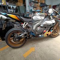 HONDA CBR 1000RR 2004/2005 RICAMBI