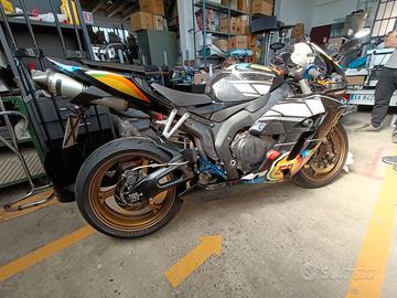 HONDA CBR 1000RR 2004/2005 RICAMBI