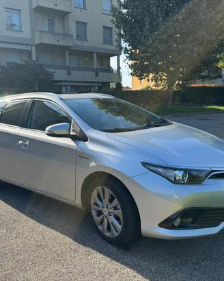 Toyota Auris 1.8 ibrida 2016