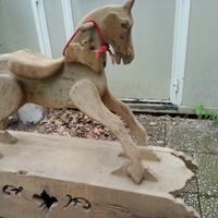 cavallo a dondolo arte  contadina. 