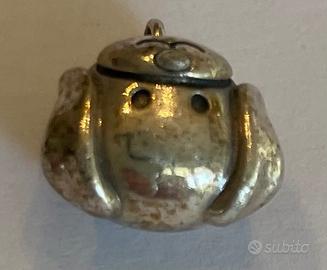 Charm Pandora, cane con fiocco