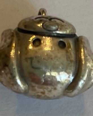 Charm Pandora, cane con fiocco