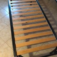 Rete singola a doghe in legno