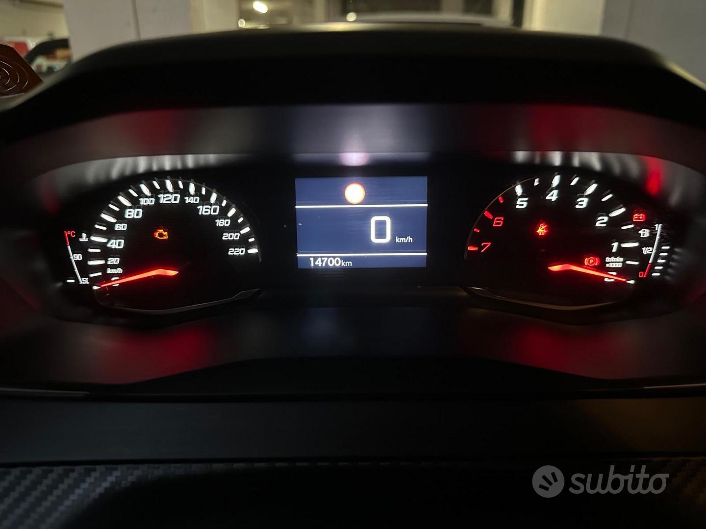 Peugeot 208 2023 photo 2
