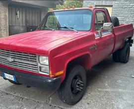 Chevrolet GMC C30 "Dually"