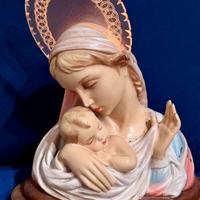 Madonna in ceramica di A. Pannunzio con luce