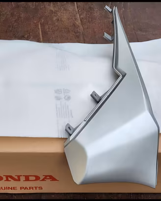 carena sottopedana destra Honda forza 350