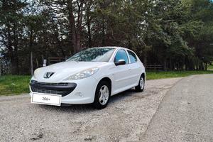 206 plus con soli 66000 km