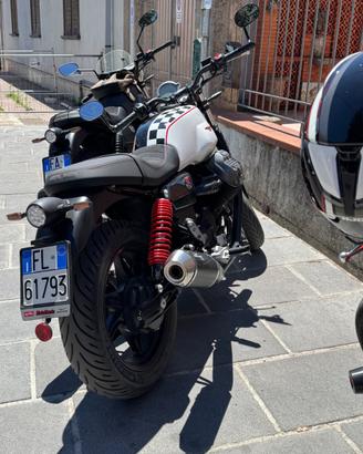 Moto Guzzi V 7 Stone Ten 