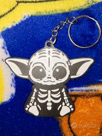 portachiavi baby yoda scheletro