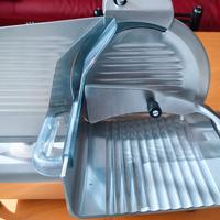 affettatrice  semi professionale 