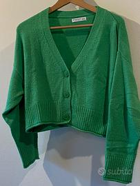 Cardigan corto verde STRADIVARIUS