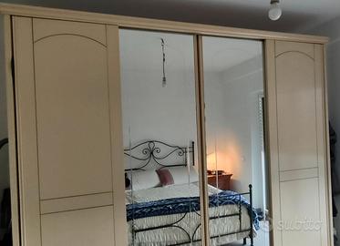 ARMADIO DA CAMERA DA LETTO.misure 280cm x250h