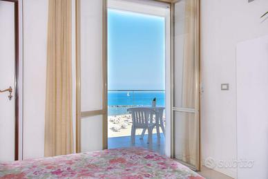 Gabicce M. Appartamento fronte mare Estate 2026