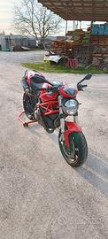 Ducati Monster 796