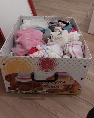 Vestiti bambina taglia 0/6 mesi