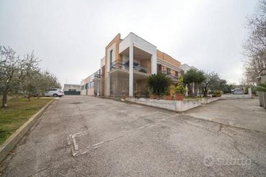 Locale di Mq 500 Uso Laboratorio/Uffici