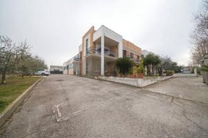 Locale di Mq 500 Uso Laboratorio/Uffici