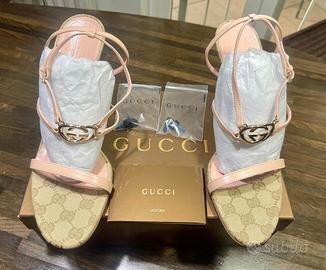Sandali Gucci rosa in pelle con logo GG