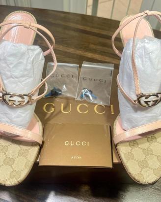 Sandali Gucci rosa in pelle con logo GG