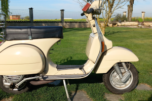 Vespa P150X