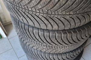 225 45 17. 4 Goodyear 4 stagioni